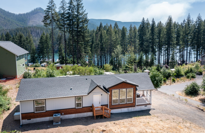 Thinking About Buying a Manufactured Home (aka Mobile Home)?